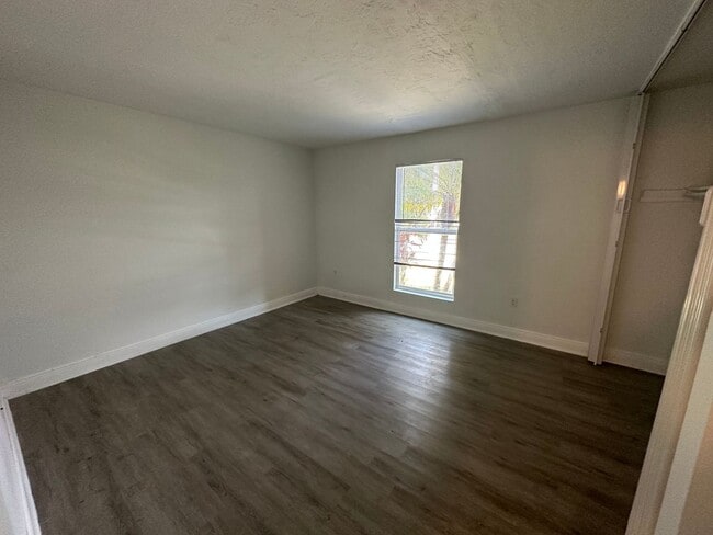 Photo - Kenwood Unit B