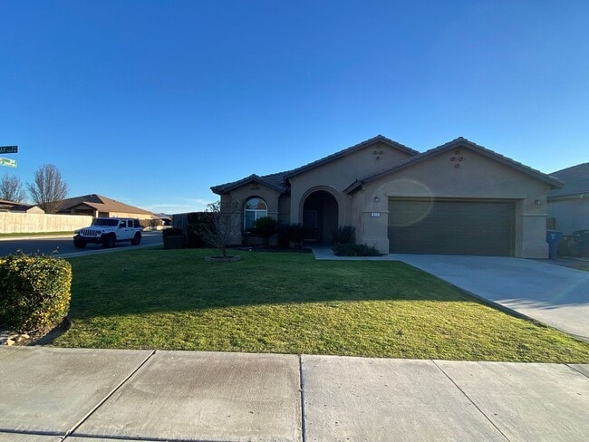 Photo - Affordable 3 BD 2 BA house in SE Bakersfield Near Union Ave & Berkshire Road