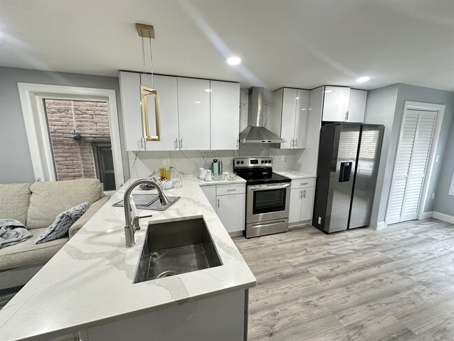 Photo - 514 43rd St Unit 2