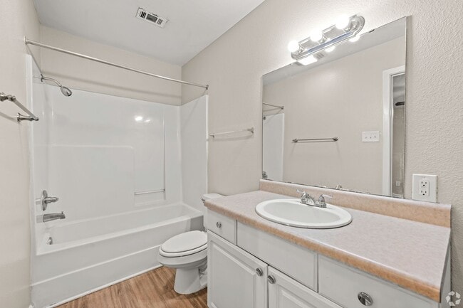 Photo - Seasons & Woodale Apartments