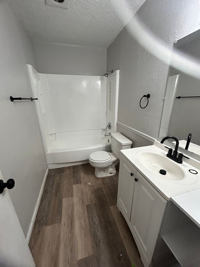 Photo - 6223 24th St