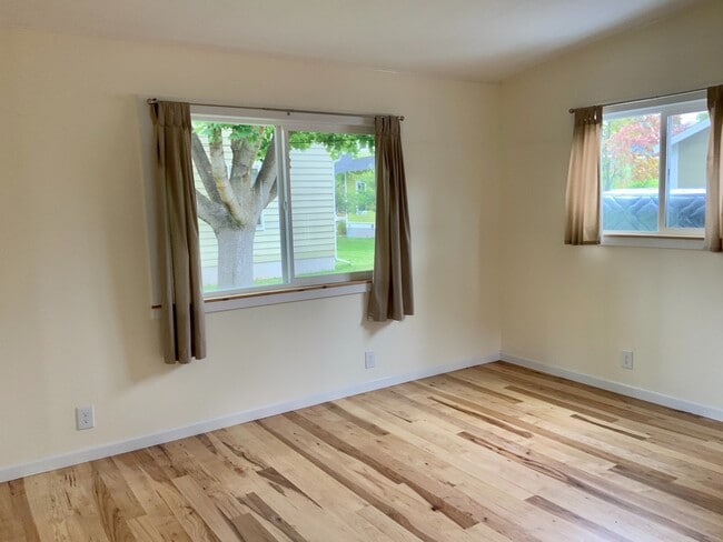 Photo - PLY526 Unit 526 1/2