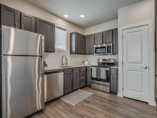 Raina - 1 Bed / 1 Bath - 646-705 Sq.Ft.