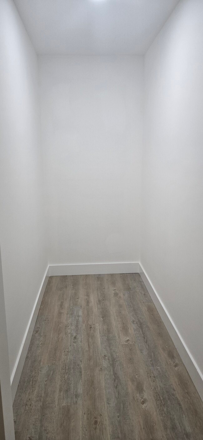 Photo - 9610 Johnson St