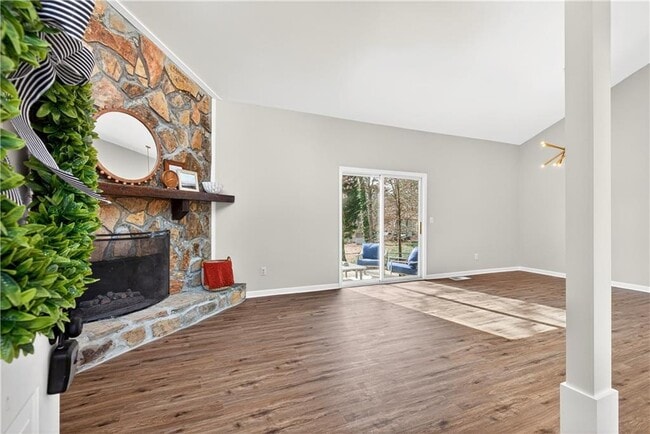 Photo - 4933 Dana Dr NE