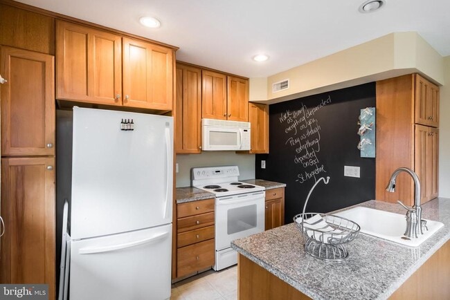 255 Lowrys Ln