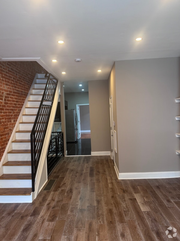 Building Photo - 1740 Edgley St Rental