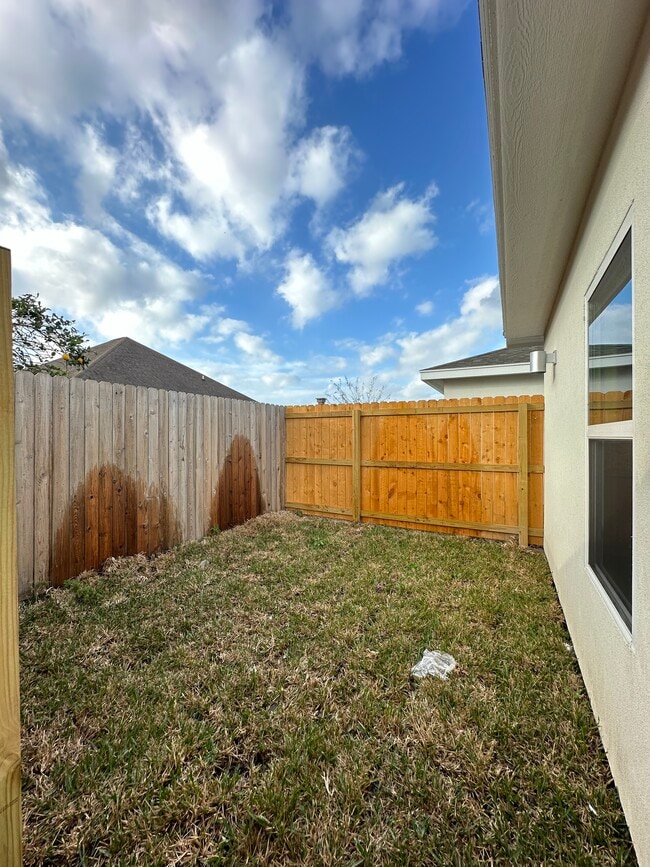 Photo - 3121 W Driftwood St Unit 1