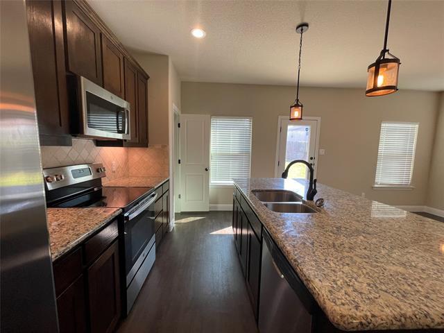 Photo - 805 Jameson St