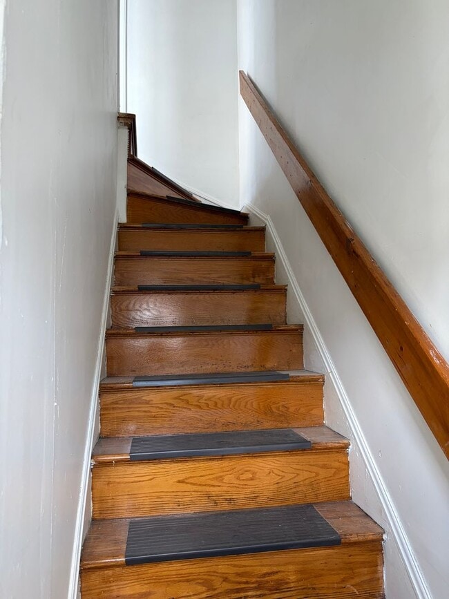 Photo - 7925 Cedarbrook Ave Unit 2 - Second Floor