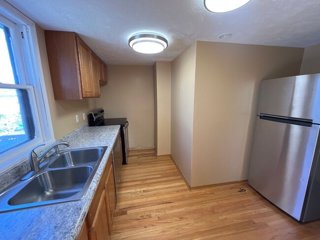 Building Photo - 3324 P St