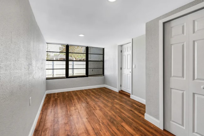 Photo - 11204 Shadybrook Dr