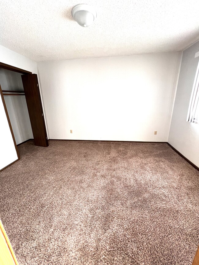 Photo - Waterford Arms Apartments