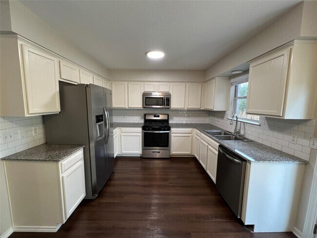 Photo - 4713 Castleman Dr