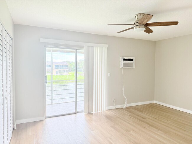 Photo - 328 Andover M