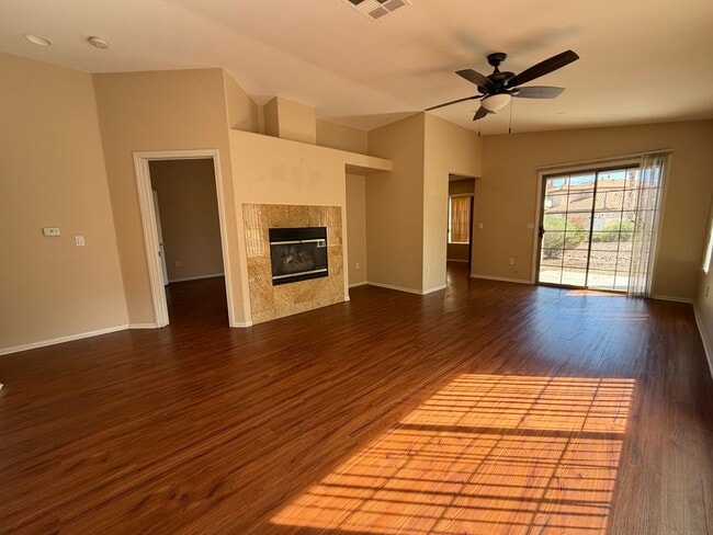 Photo - Gorgeous 2 bedroom townhouse Ready for immedate move-in!