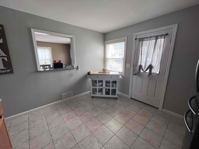 Photo - 507 W Oak St