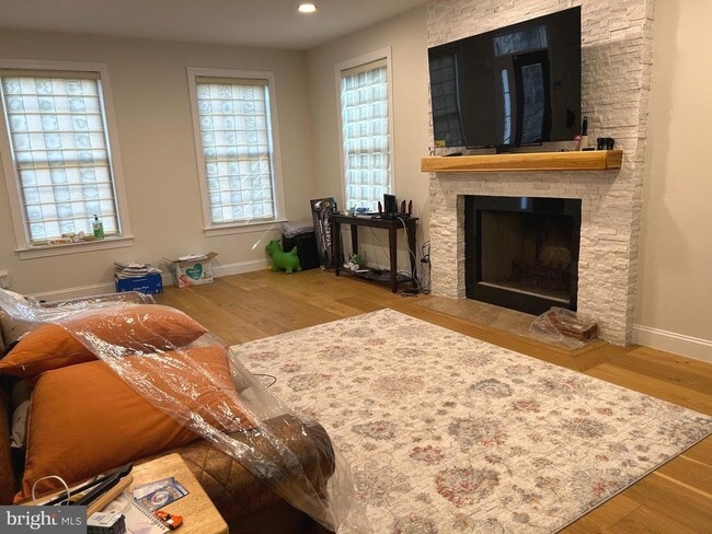 Building Photo - 1 Haymarket Ln