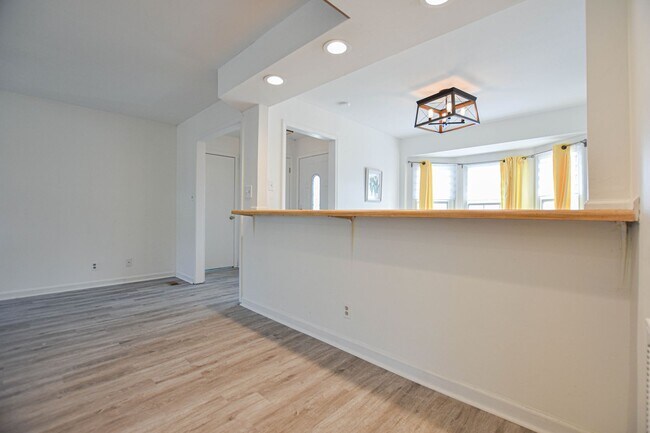 Photo - Pet Friendly Three Bedroom!