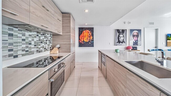 Photo - 1300 S Miami Ave Unidad 4306