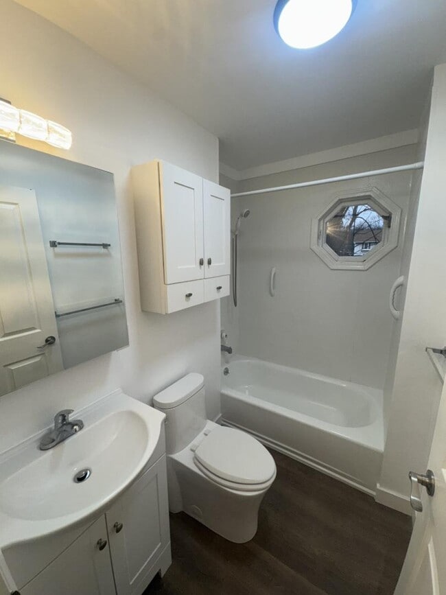 Photo - 100 S Lewis St