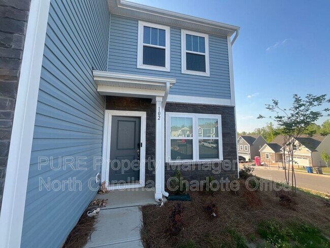 Photo - 102 Gunwale St