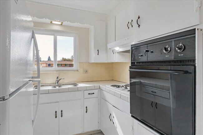 Photo - 2 Bedroom 1 Bathroom Top Floor Apartment Unidad 3