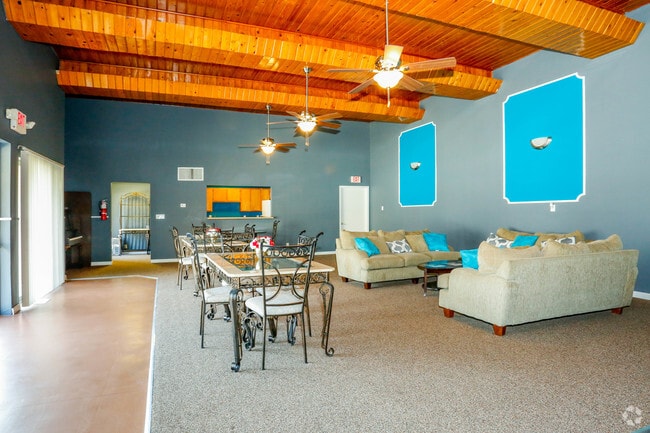 Clubhouse - Commons at Kettering