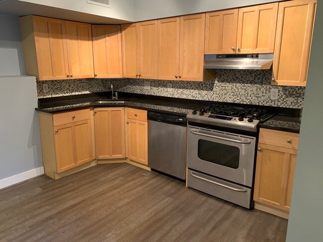 Photo - 100 Lanark Rd Unit A B