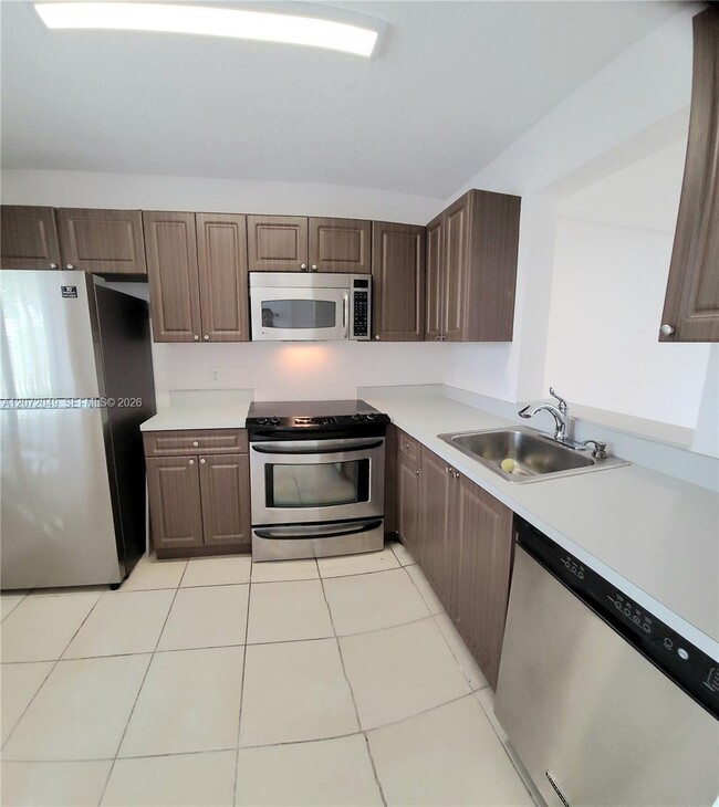 Photo - 8620 N Sherman Cir Unit 306