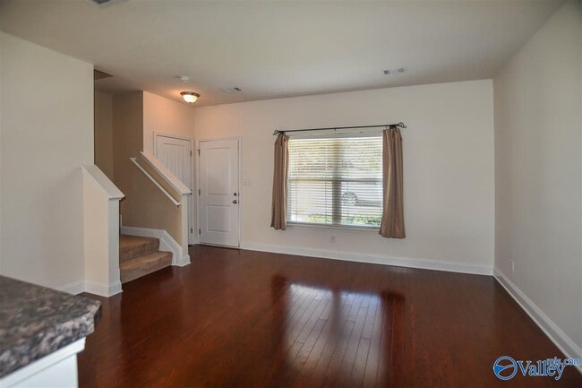 Photo - 412 Prom Dr SW