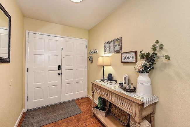 Photo - 2331 Robles Dr