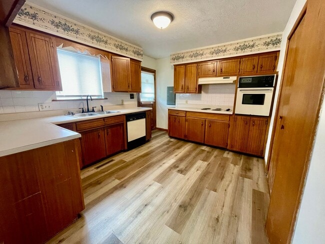 Photo - 2146 E Bennett St