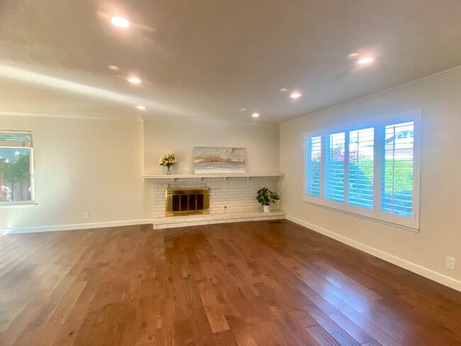 Photo - 852 Arcturus Cir