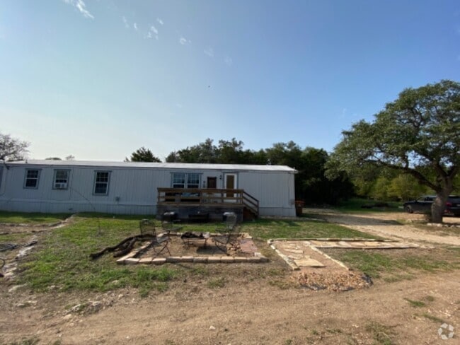 Building Photo - 1900 Lake Park Dr Rental