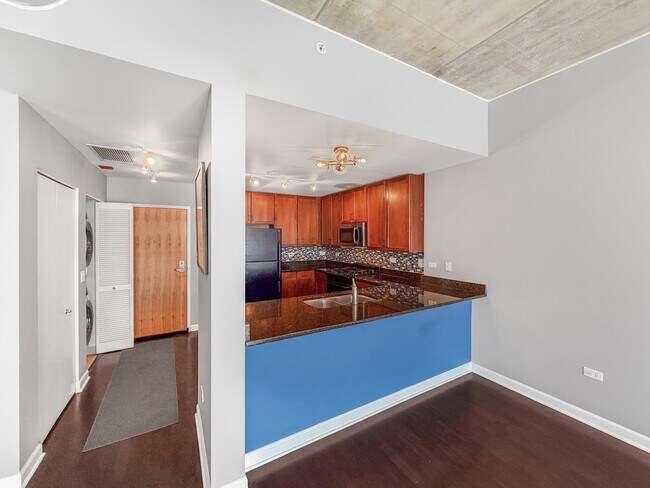 Photo - 845 N Kingsbury St