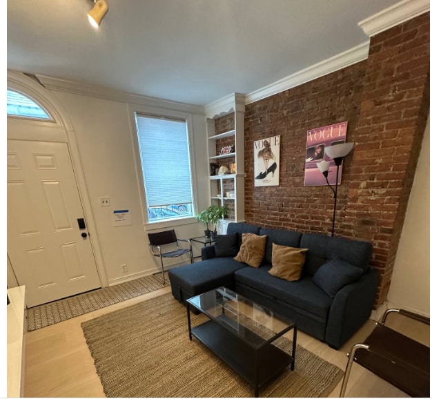 Photo - 222 Parker St NE