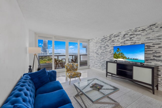 Building Photo - 1717 N Bayshore Dr Rental