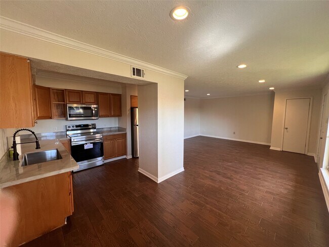 Photo - 7714 Renwick Dr Unidad C36