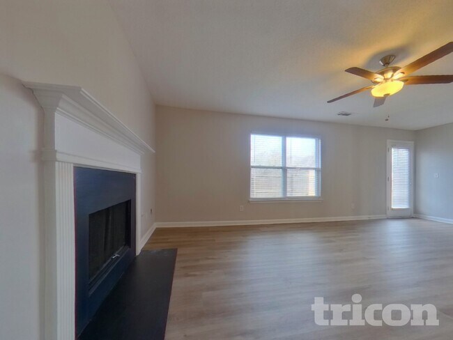 Photo - 5020 Serenity Point Ln