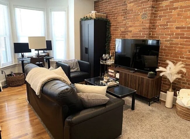 Building Photo - 167 I St Unit 2