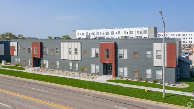 HoM Flats at 28 West