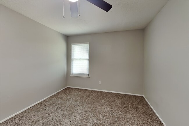Photo - 16322 Jast Dr
