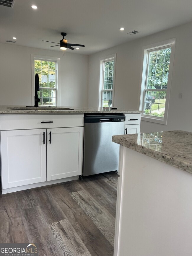 Photo - 2390 Beecher Rd SW