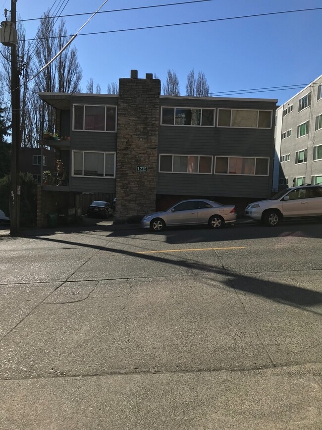 1215 Queen Anne Ave N Unit 3