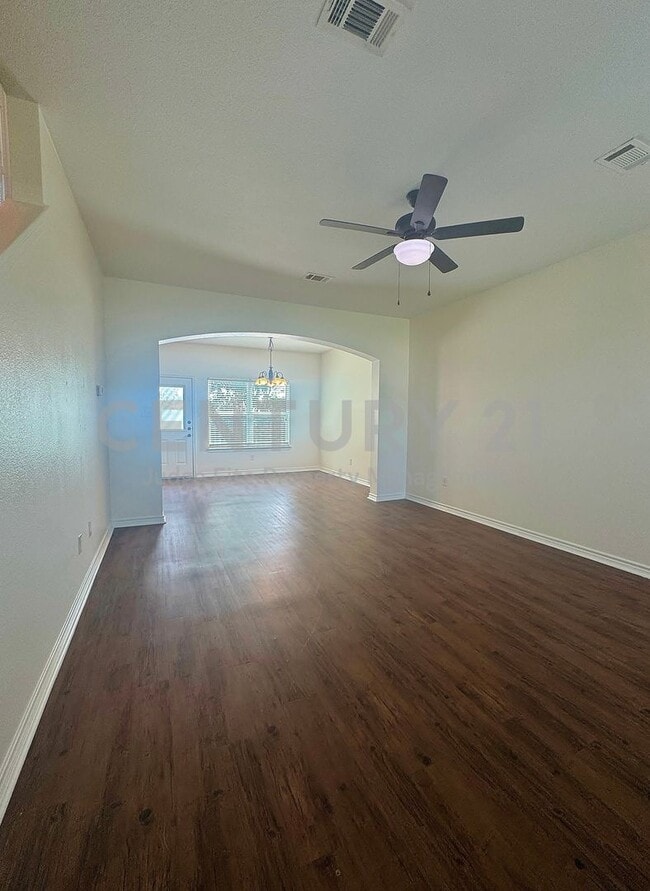Photo - Charming, 2-Story 3/2.5/1 Duplex Ready For Move-In!