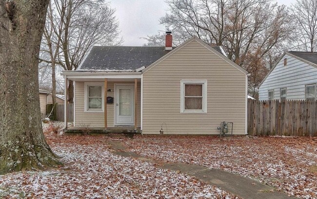 Building Photo - House For Rent