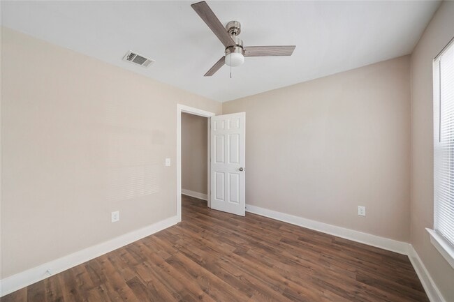 Photo - 3820 Lila St