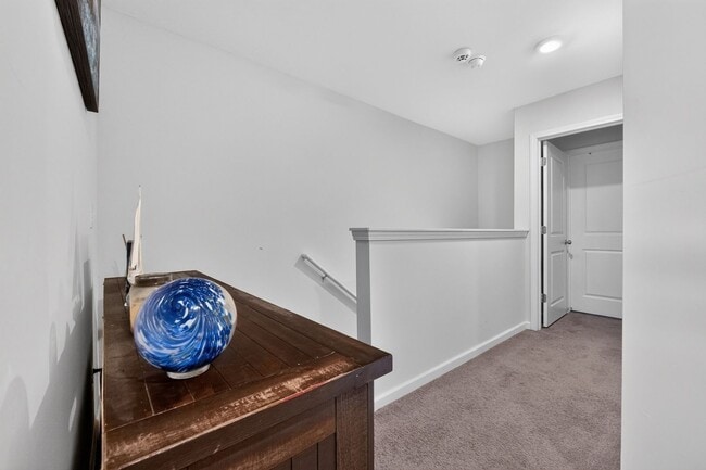 Photo - 3745 Yorkshire Pl