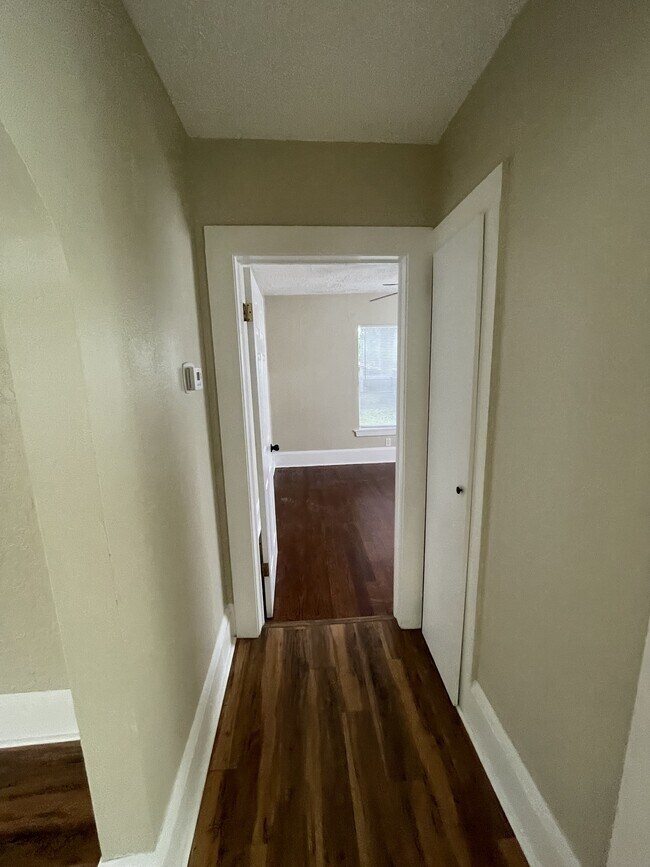 Photo - 902 W Church St